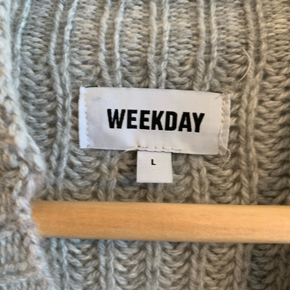 Oversized Weekday Sweater - Picture 4 of 4